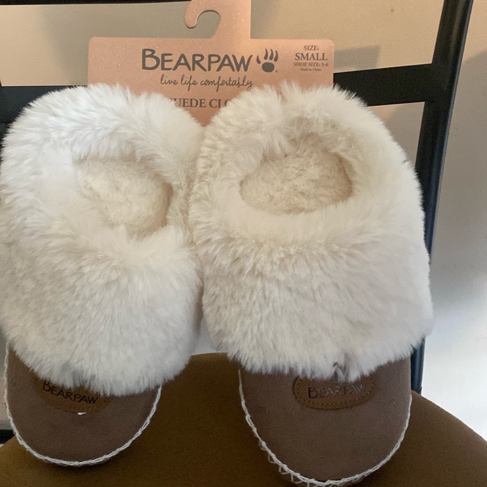 Bear Paws slippers don’t (sold)